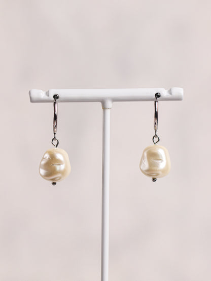 Creamy Pearl Earrings (gold/silver)